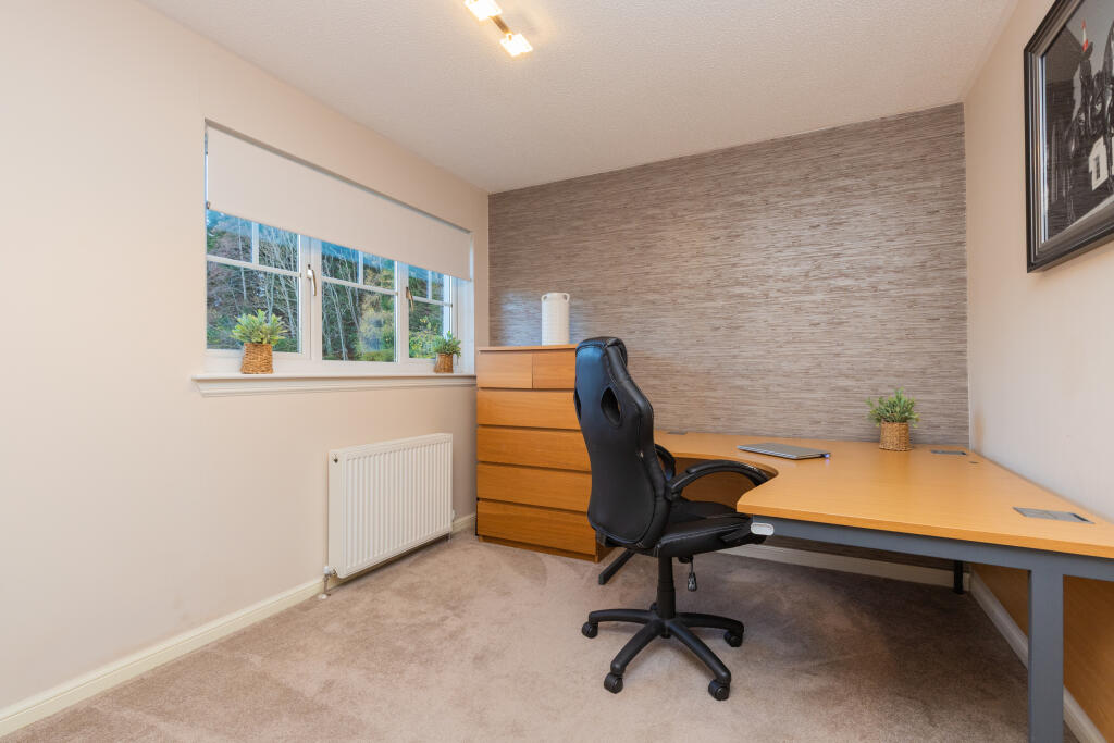 1 deanston park, barrhead L-35