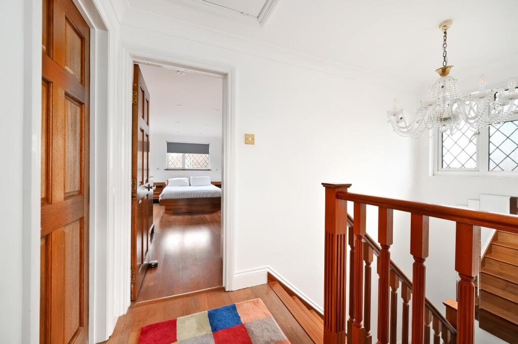 27 The Droveway BN3 (29).jpg