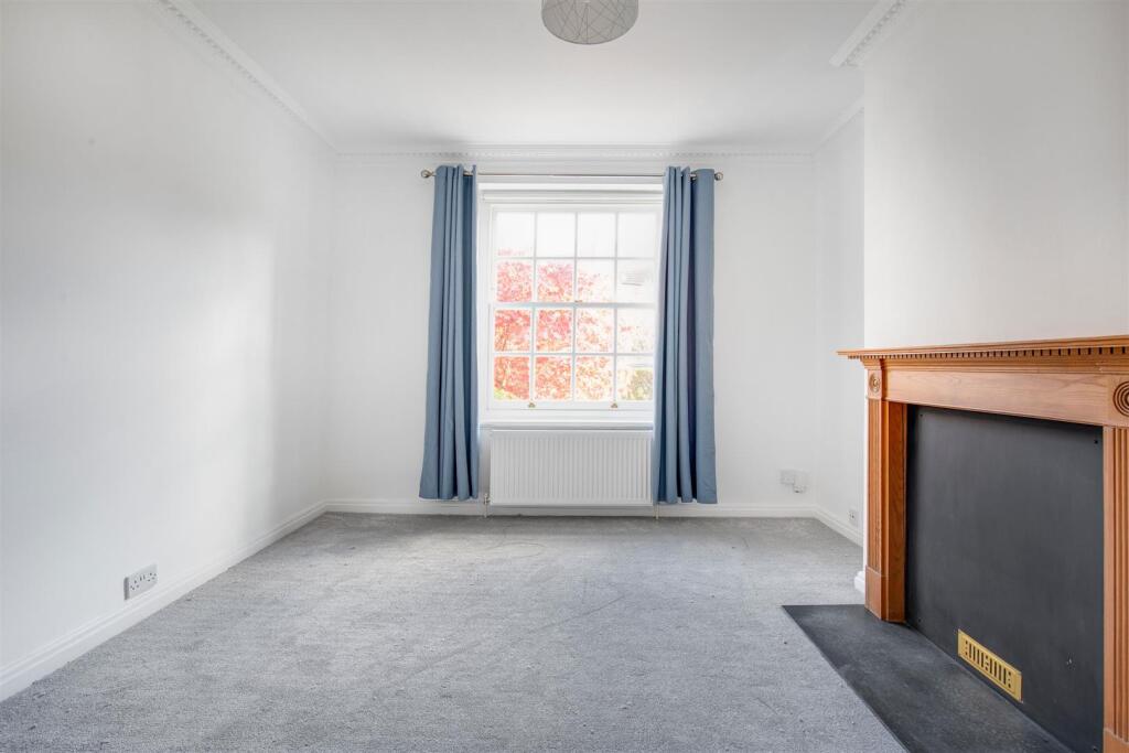 James_anderson-flat_1__cedar_court-sw14__4_.jpg