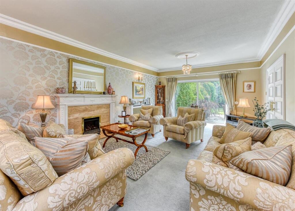 Pine House-lounge1.jpg