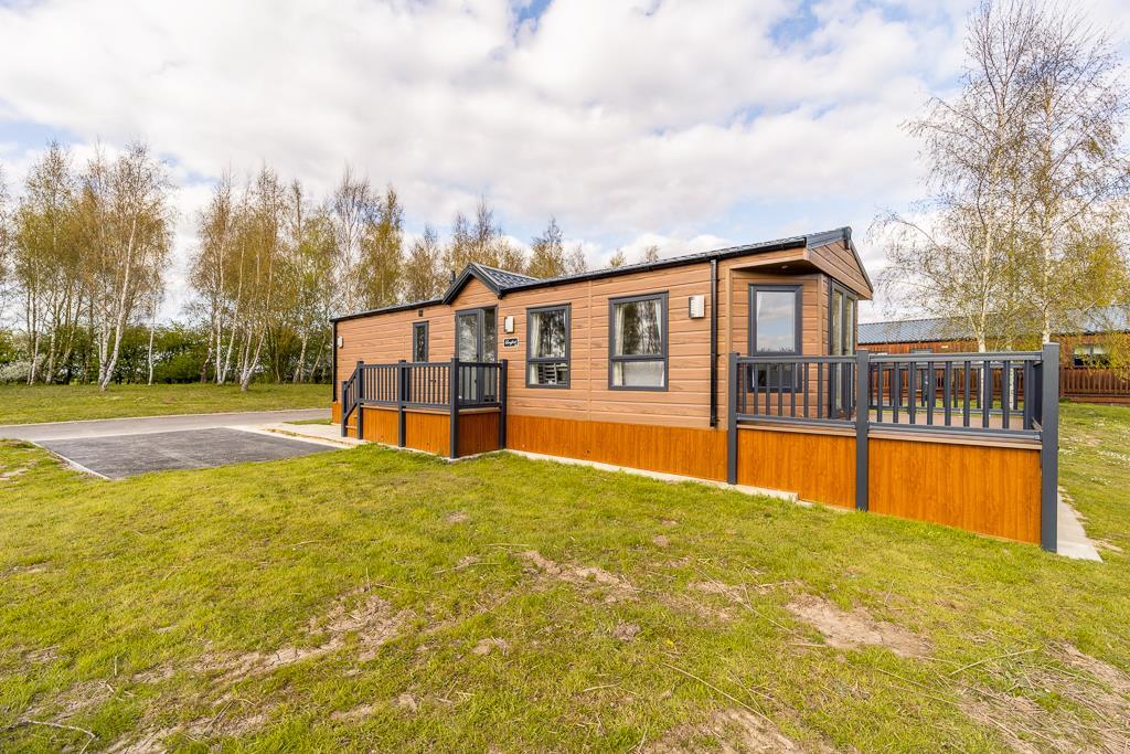 Swan Lake Country Park (Swineshead)-20.jpg