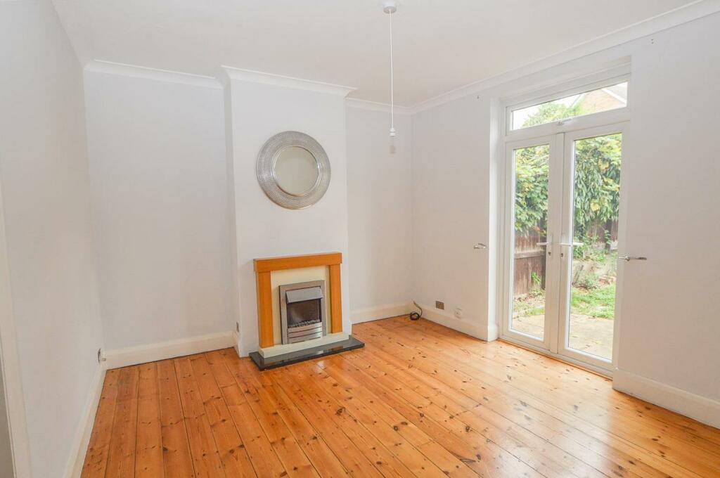 Dining Room_edited.jpg