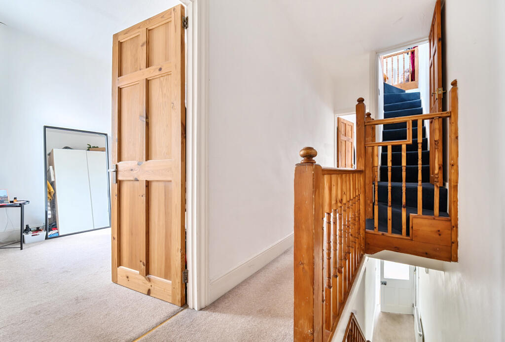 1301353-19-683978...