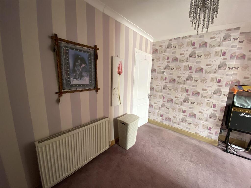 Bedroom no.1 rear double: