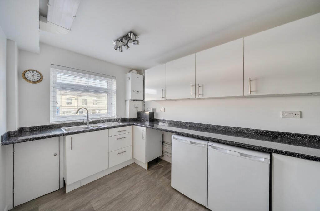 1396832-11-695e9f...