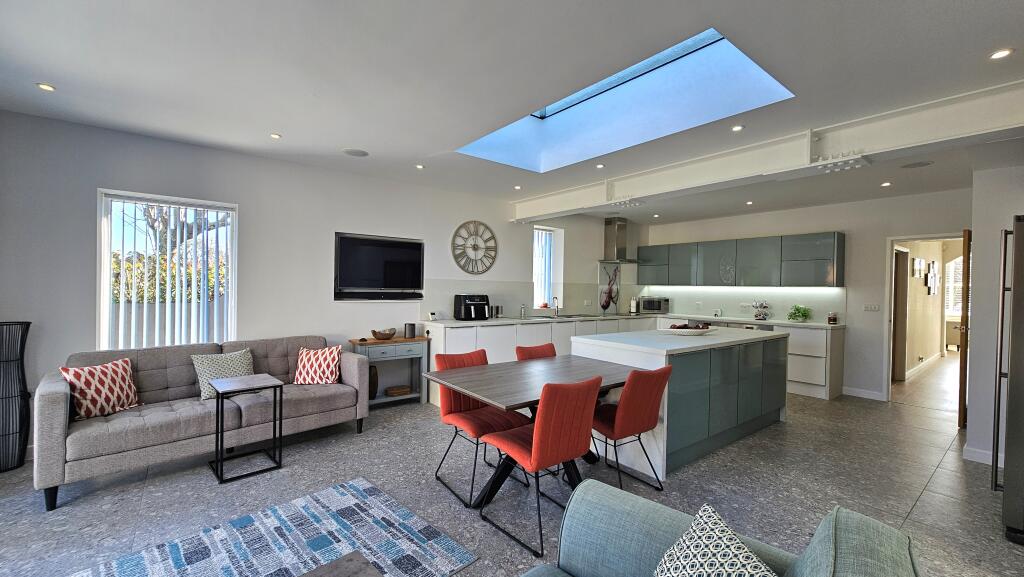 Kitchen / dining room / living area