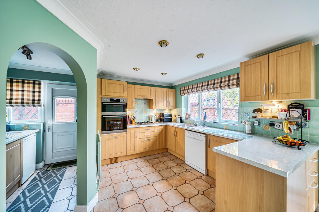 13593091468f8d331b32de