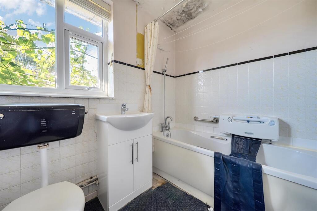 5 Palmer Drive, Lutterworth