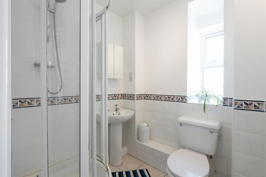 Apt 33 Westley Heights_5.jpg