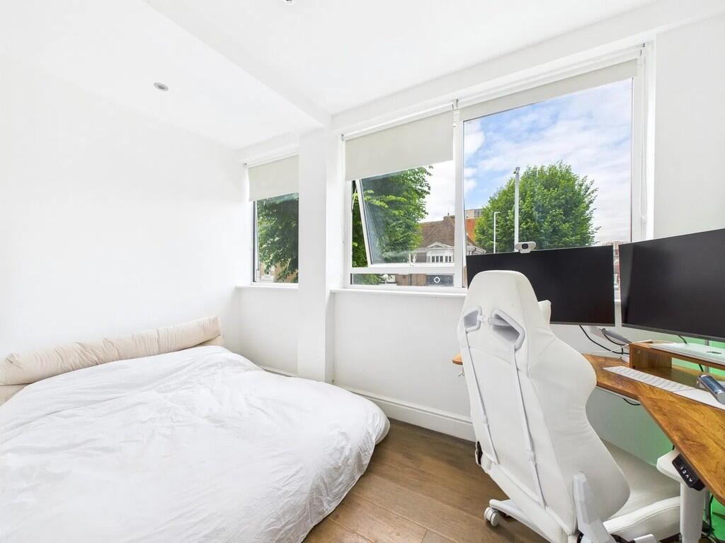 Main-bedroom._175...