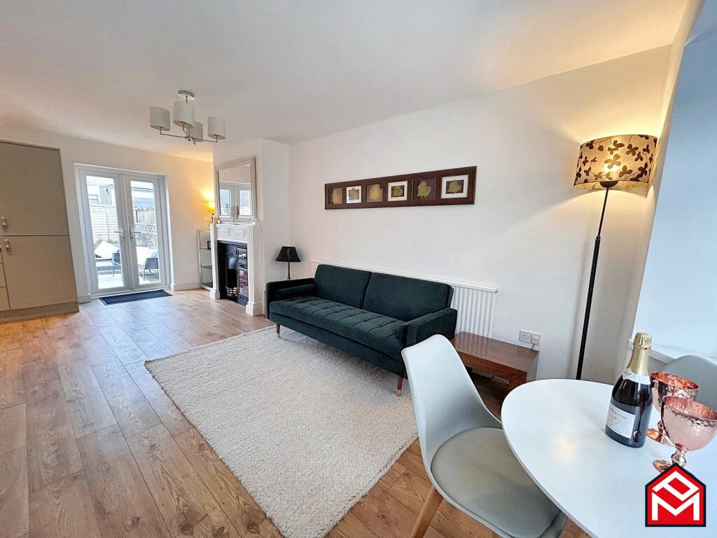 Open Plan Lounge/ Dining/ Kitchen