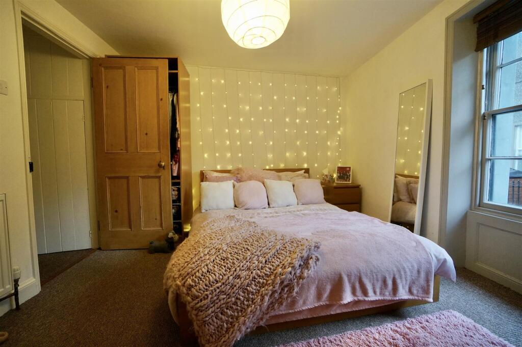 Bed4.1.jpg