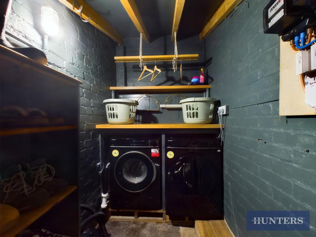CAM03407G0-PR0176-STILL017.jpg