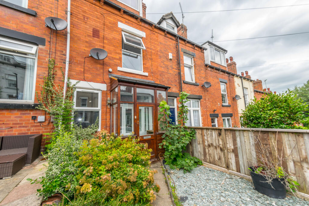 PASTURE GROVE CHAPEL ALLERTON LEEDS LS7 4QP