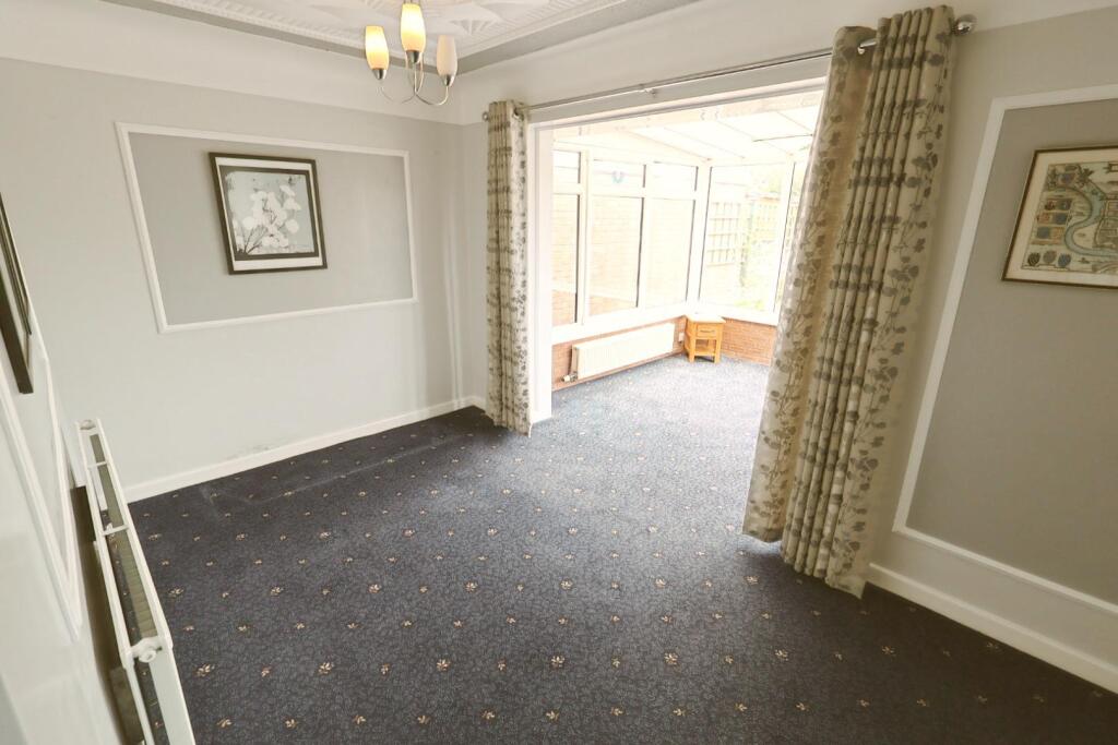 LOUNGE AREA