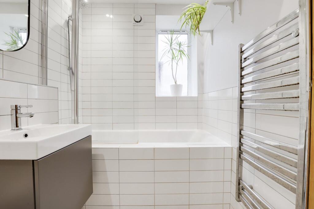 04-ae2cJHPropWpen - F1 80 Anerley Park - 31.jpg