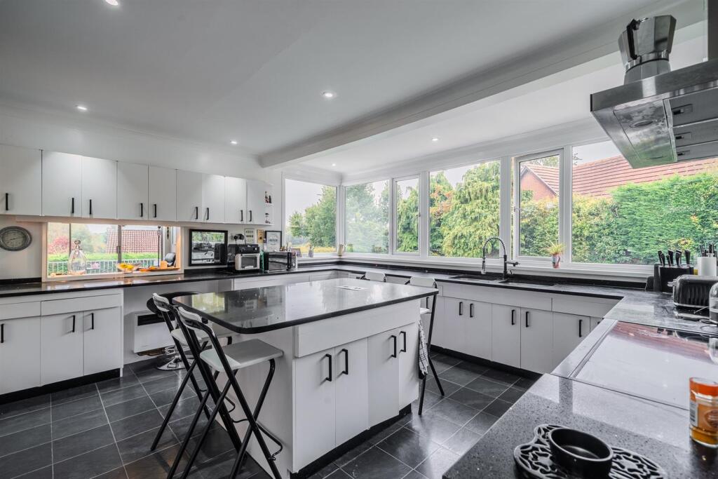 1 Parc Close-36.jpg