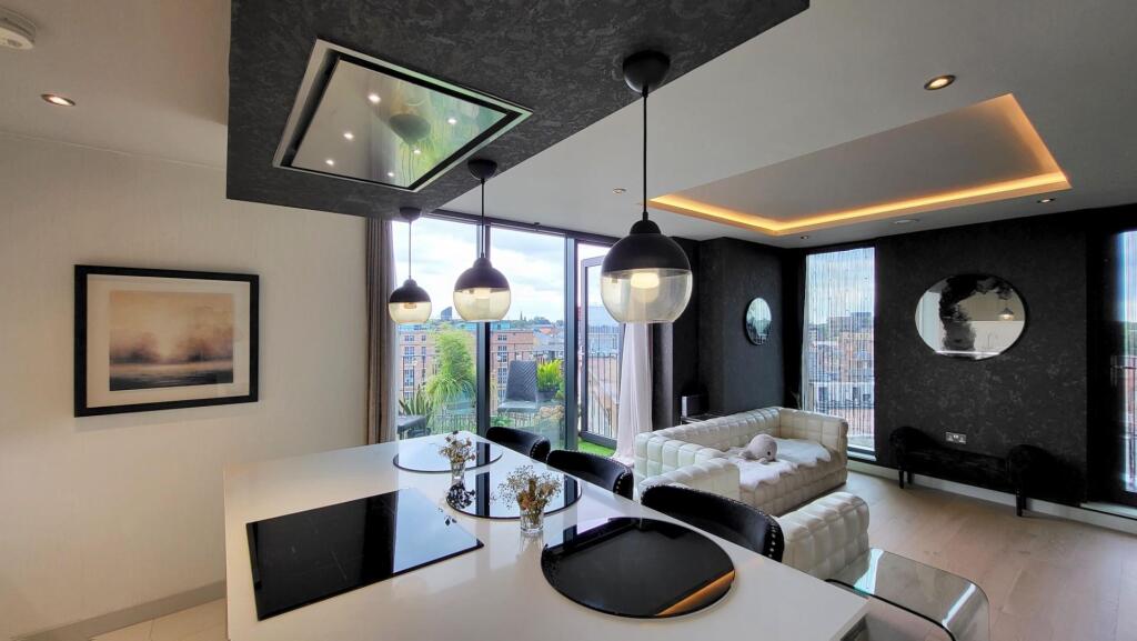 Stonebow House 4C - 15 Kitchen 2.jpg