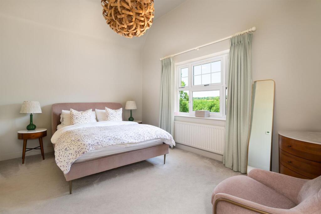 Principal bedroom (1)
