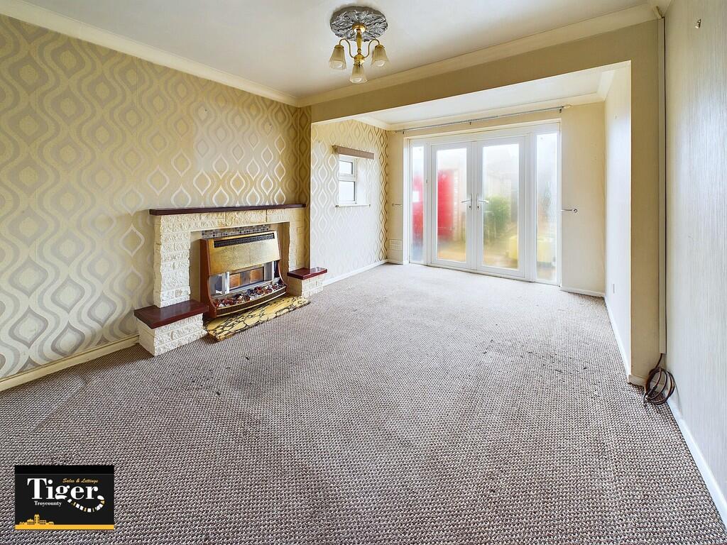 CAM02176G0-PR0449...