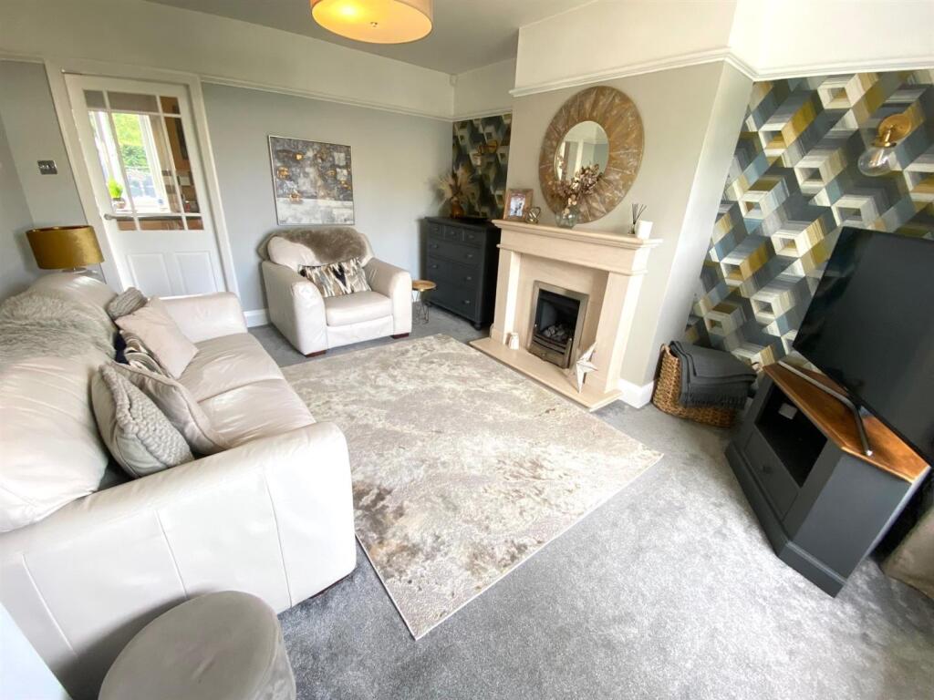 lounge new sofa diff 1.jpg