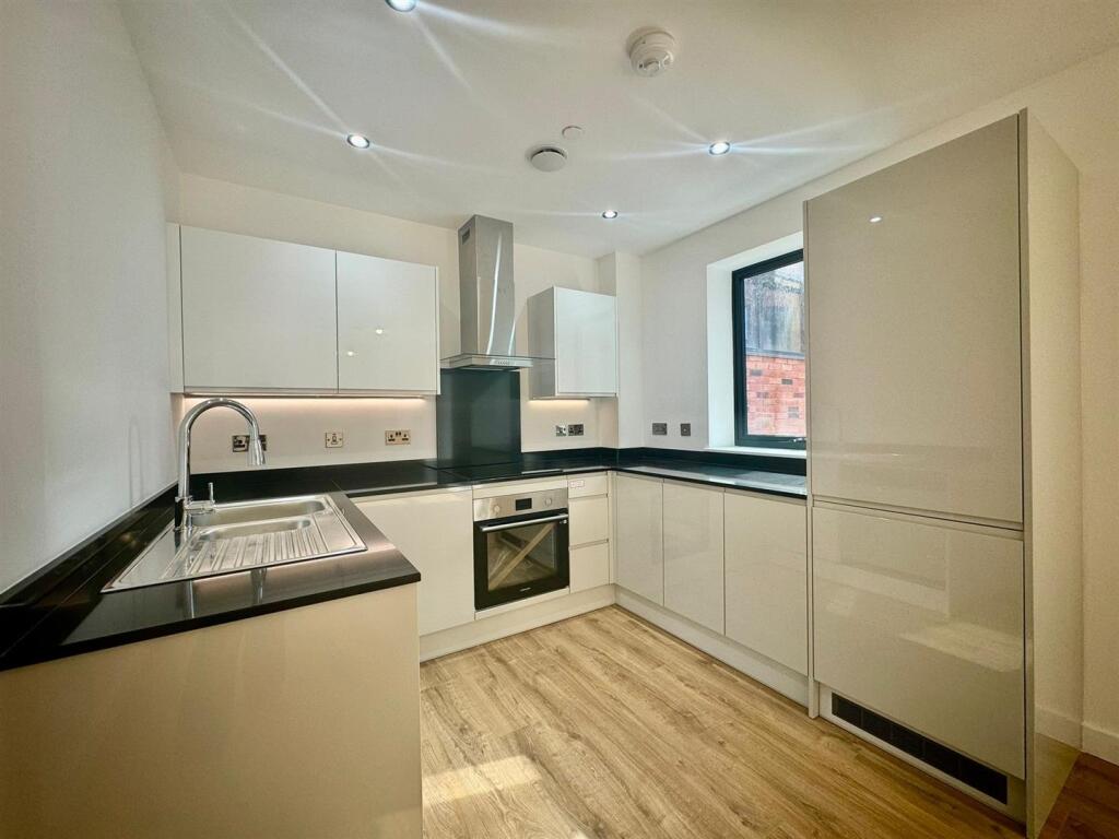 Kitchen pic 2.jpeg