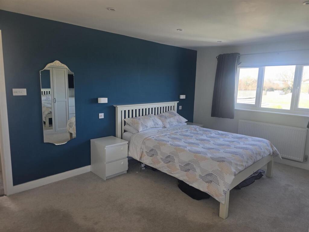 Master Bedroom with En-Suite