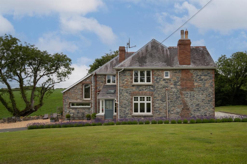 The Glen, Fishguard Road - Final Edits-55.jpg