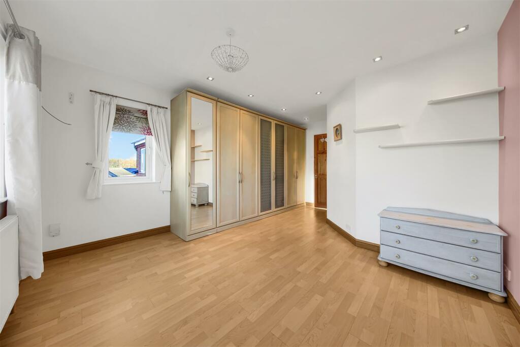 8 Bedroom 1.jpg