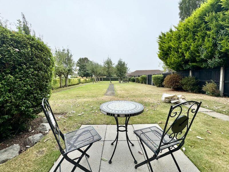 Seating and Communal grounds