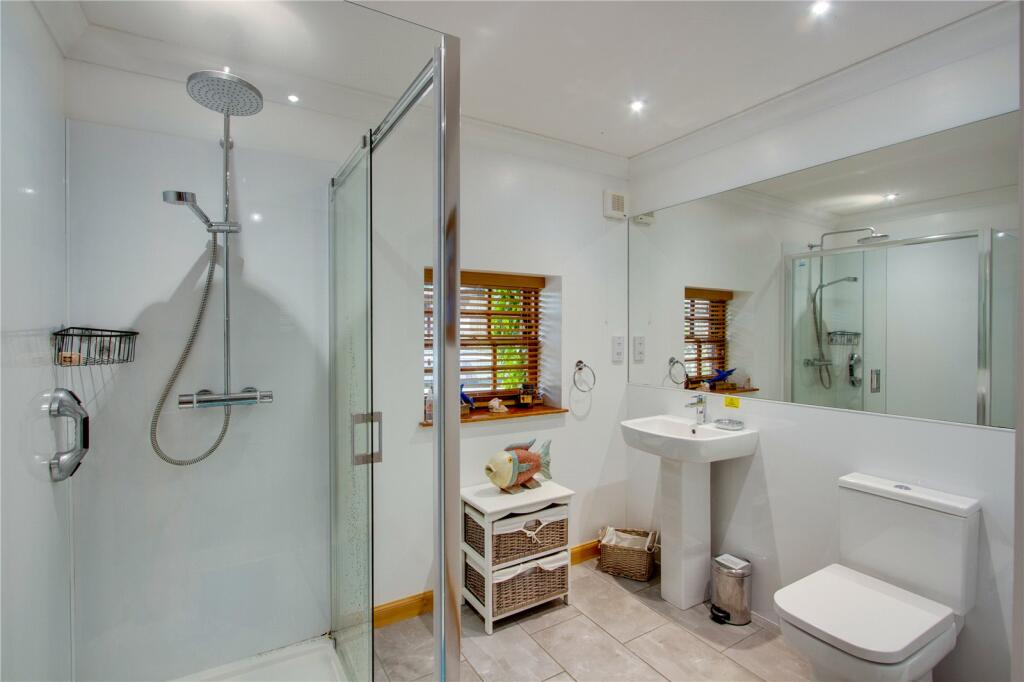 Annexe Shower Room