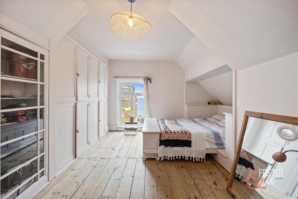 St Catherines Terrace, 1 Flat 4-002.jpg