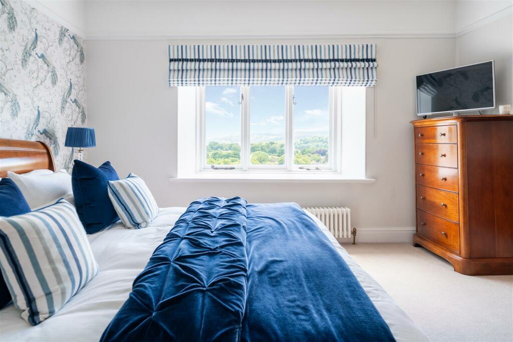 Bedroom 1-3.jpg