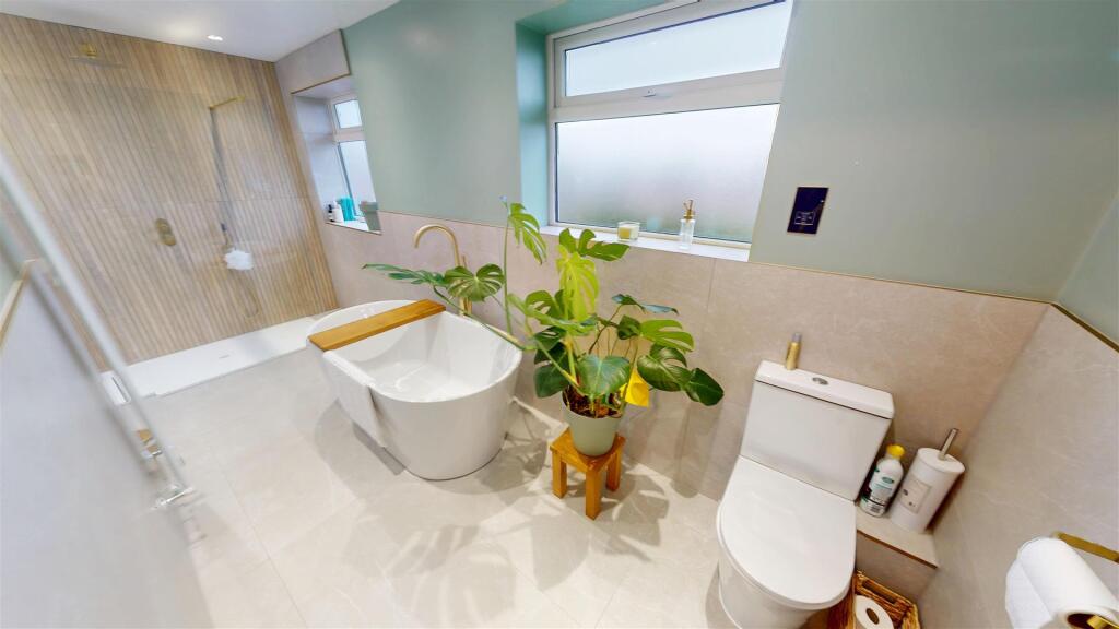 Stretton Avenue Bathroom