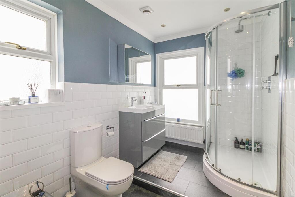 Large four piece bathroom