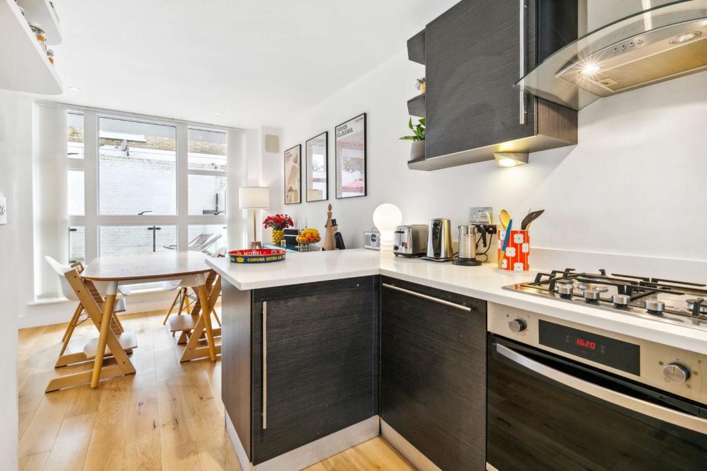 Kitchen (2).jpg