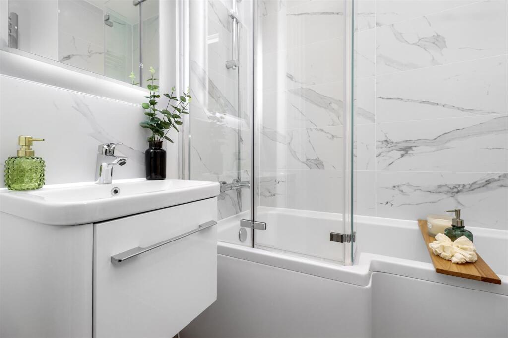 Main Bathroom