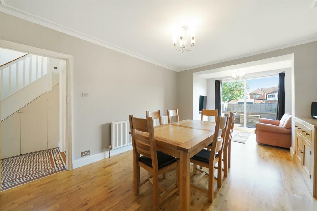 28 Pasture Close - luoEsUTB1bp35mA8msIy.jpg