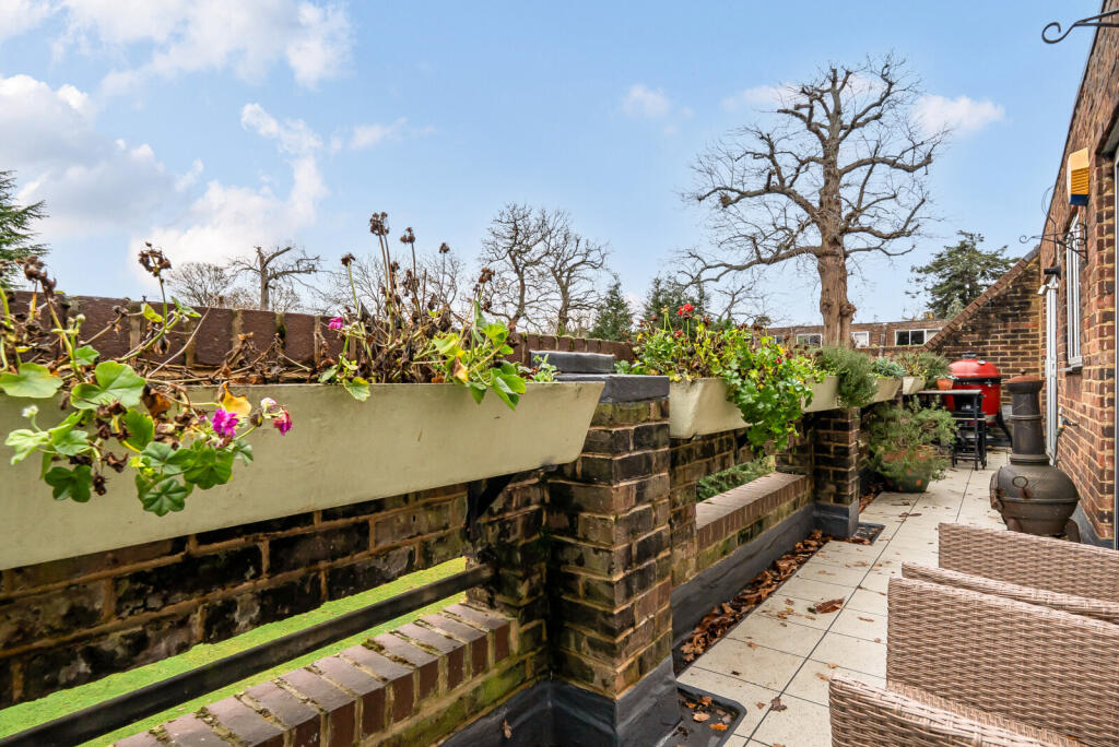 1386722-2-693835c...