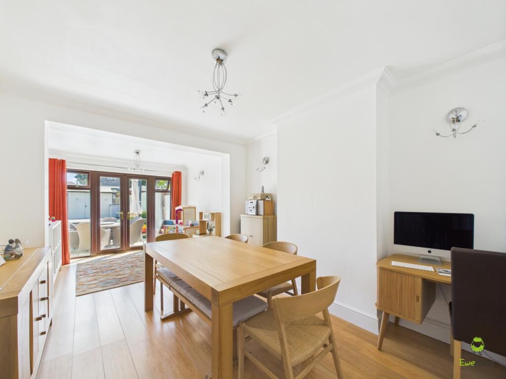 CAM02615G0-PR0074-STILL012