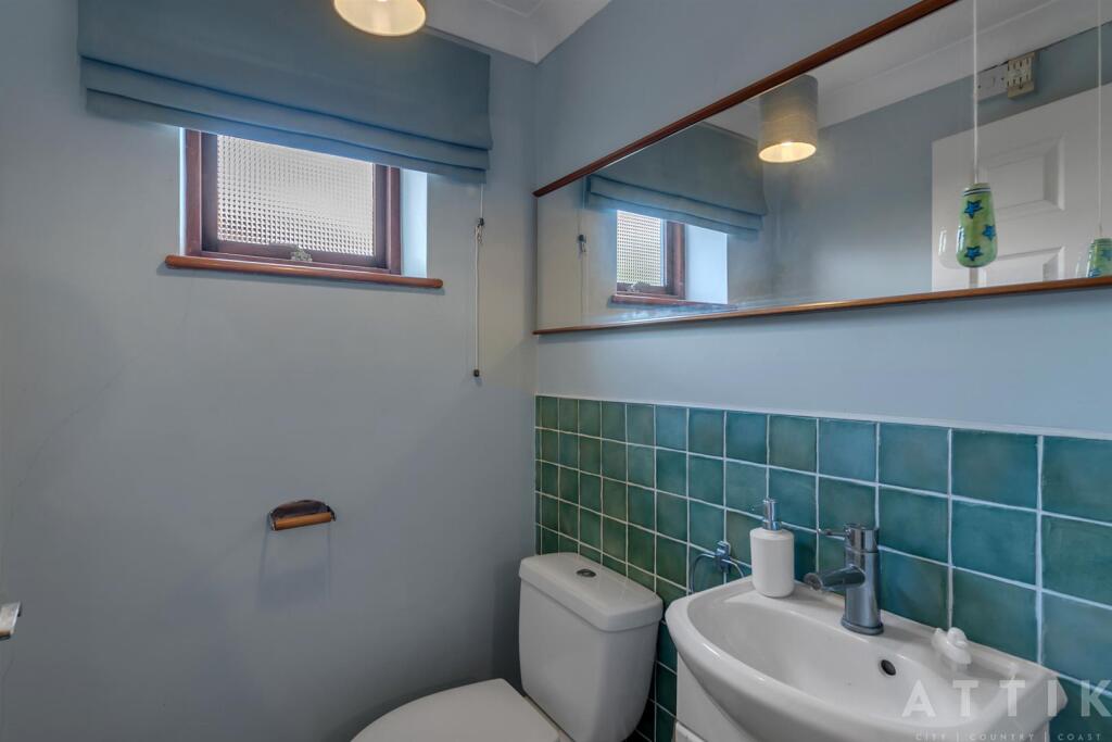 57 Holton Road Halesworth IP19 8HQ (18).jpg