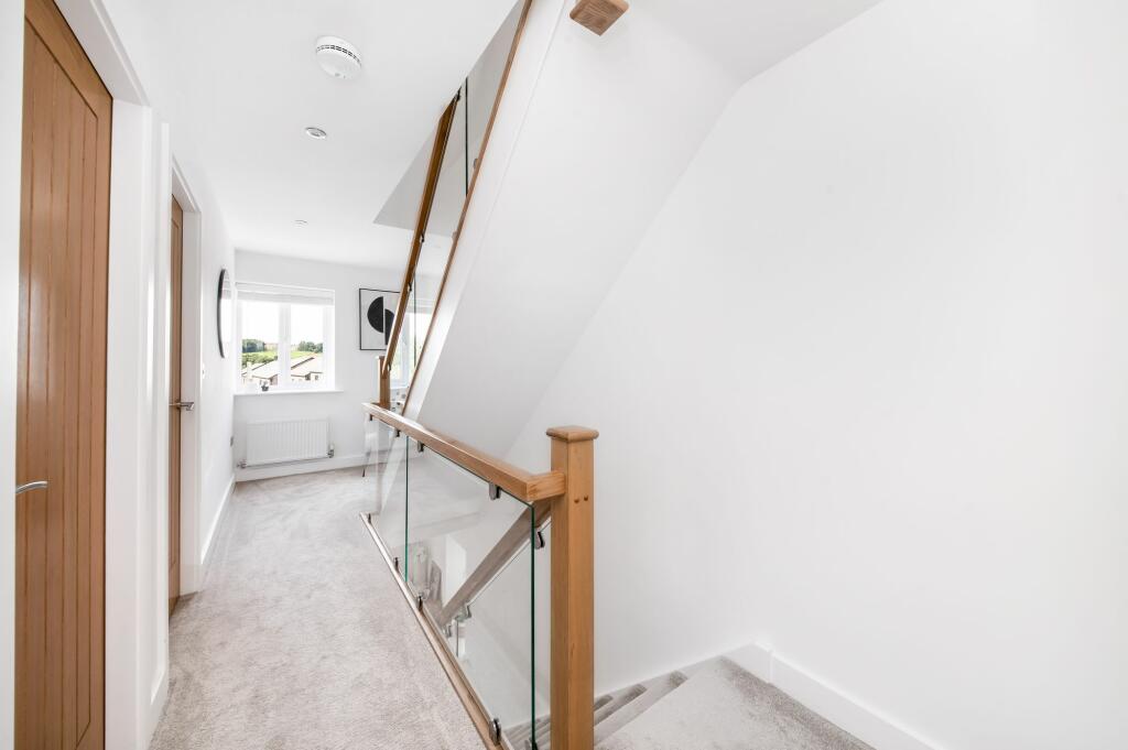 FIRST FLOOR LANDING