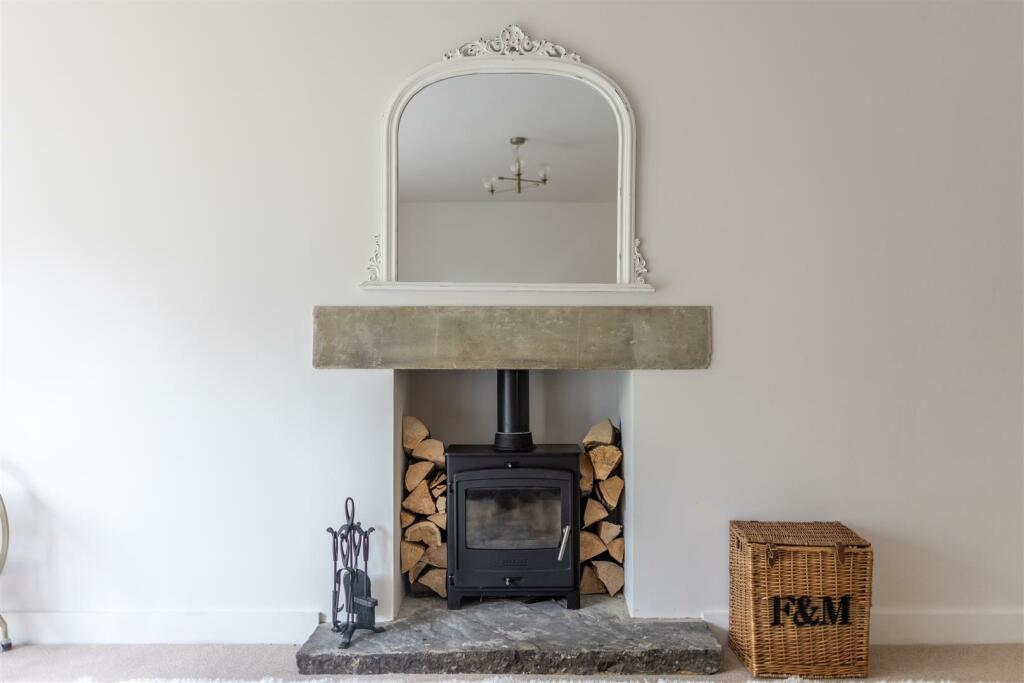 LIVING ROOM FIRE