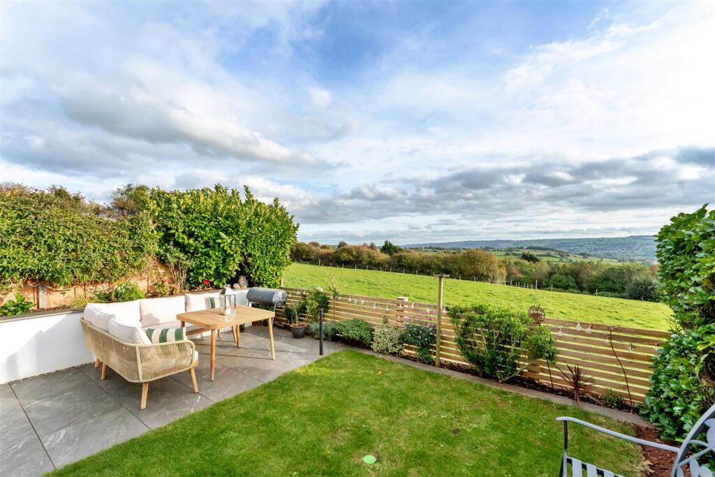 5 Church Court, Church Road, Redhill BS40 5SG 43.j