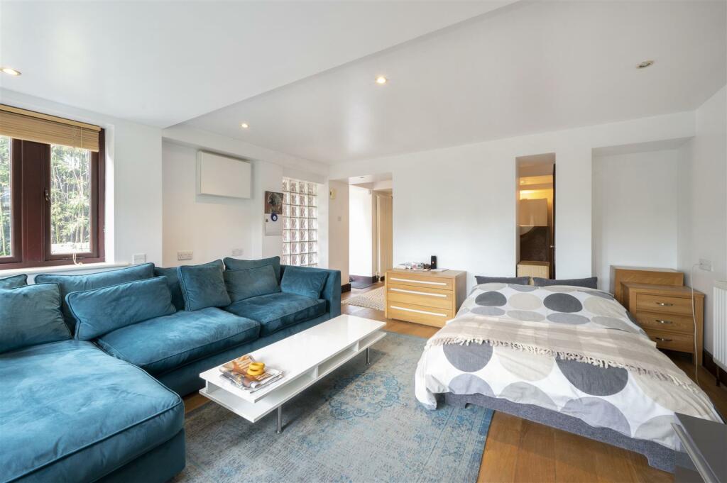 30 Cottenham Park Road,59.jpg