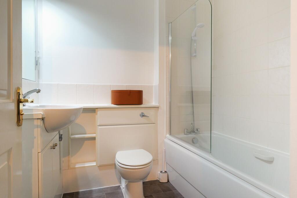 Contemporary Family Bathroom