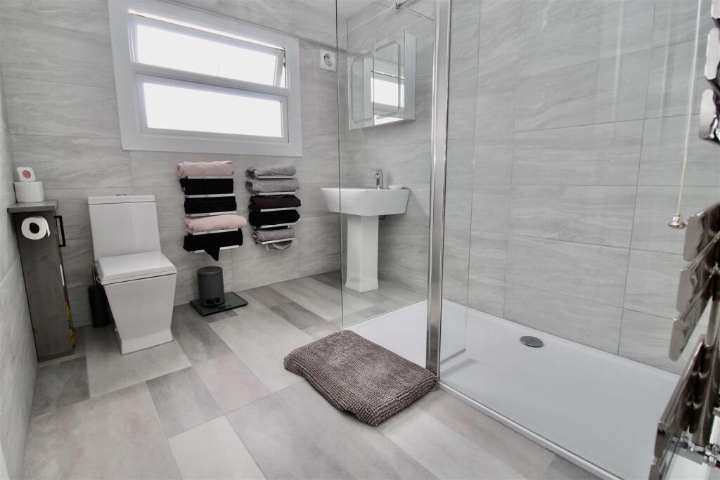 Family Shower Room