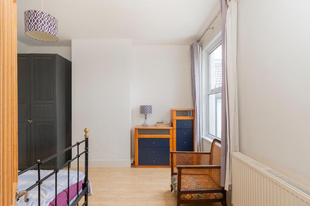 2W4RKE - Bedroom F.jpg