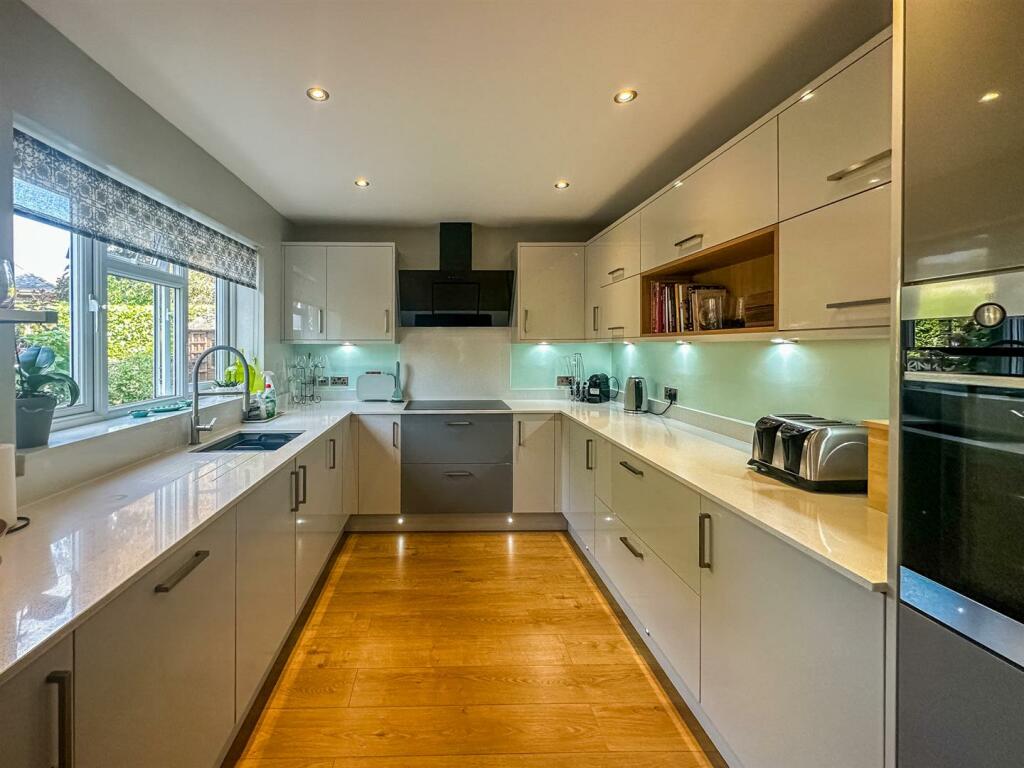 BREAKFAST KITCHEN