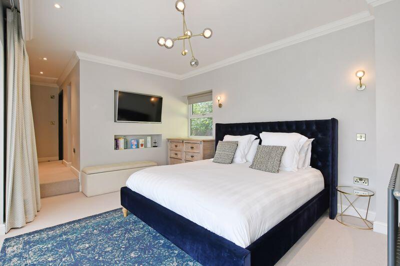 Main Bedroom 